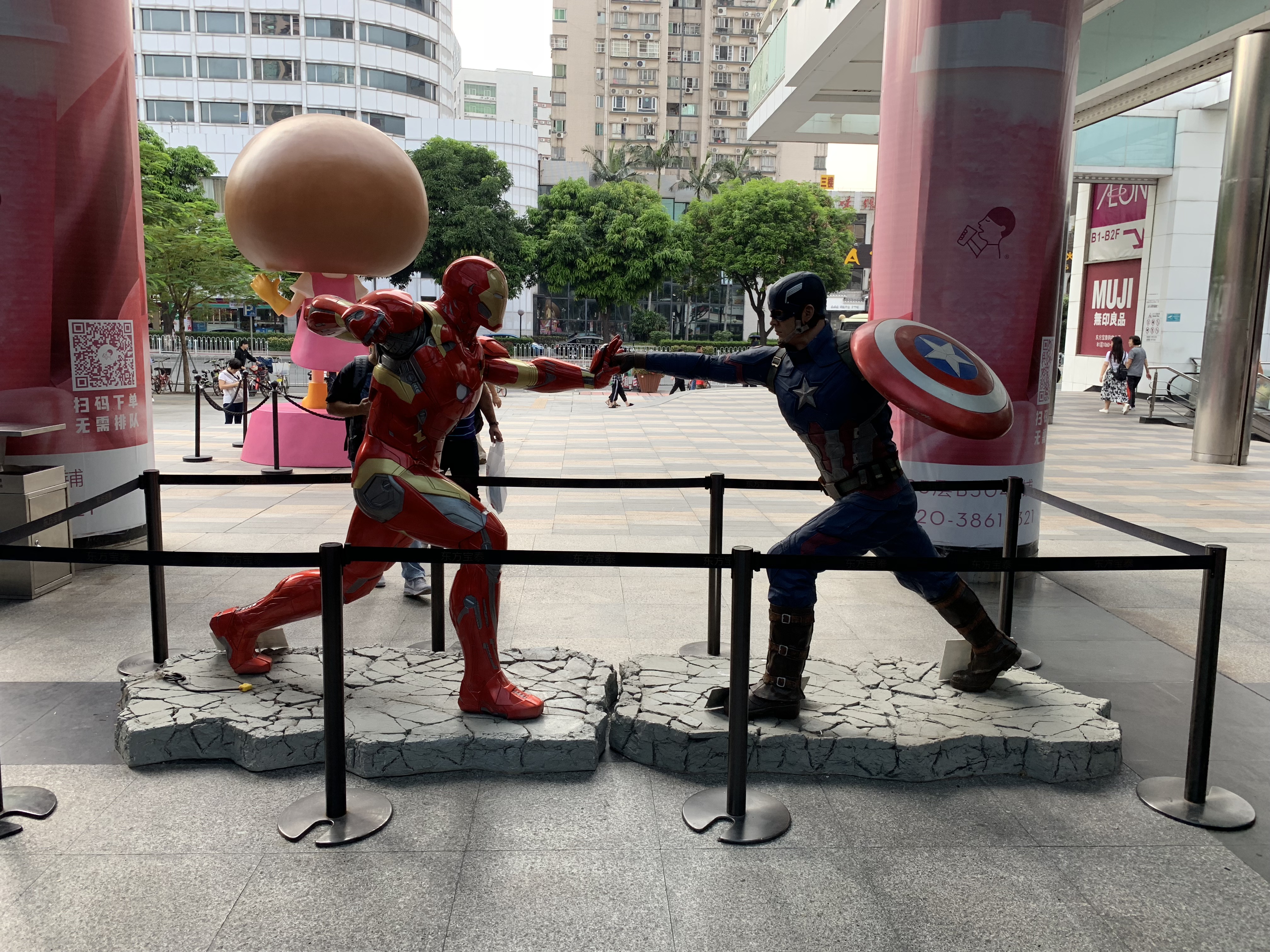 Iron Man vs Captain America Statue